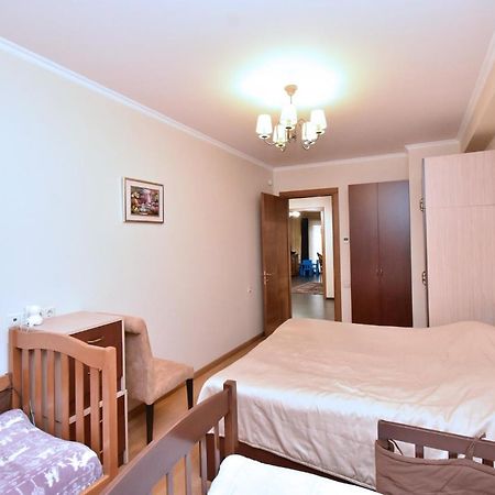 Dos Guest House 耶烈万 外观 照片
