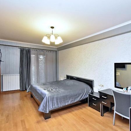 Dos Guest House 耶烈万 外观 照片