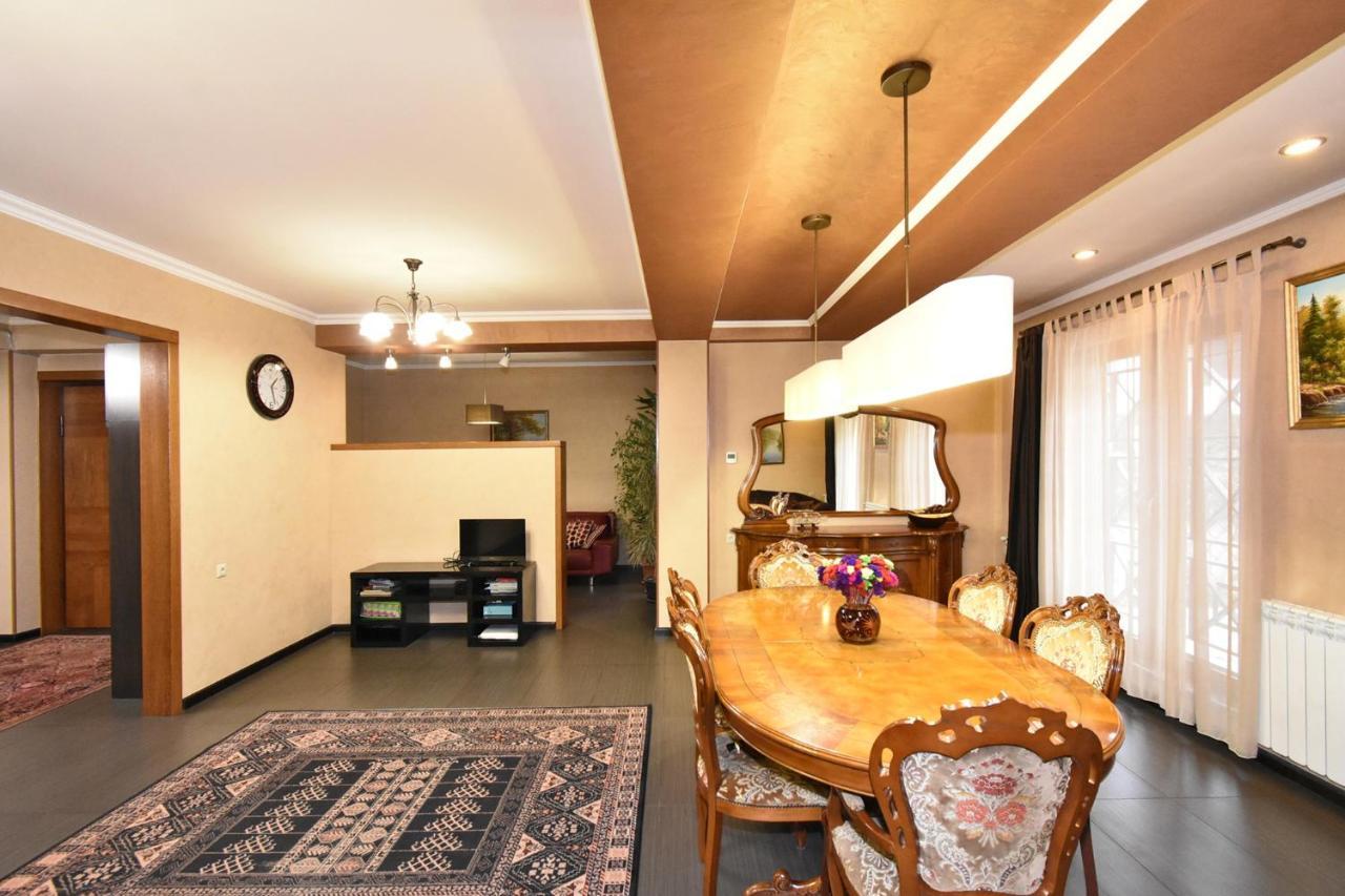 Dos Guest House 耶烈万 外观 照片