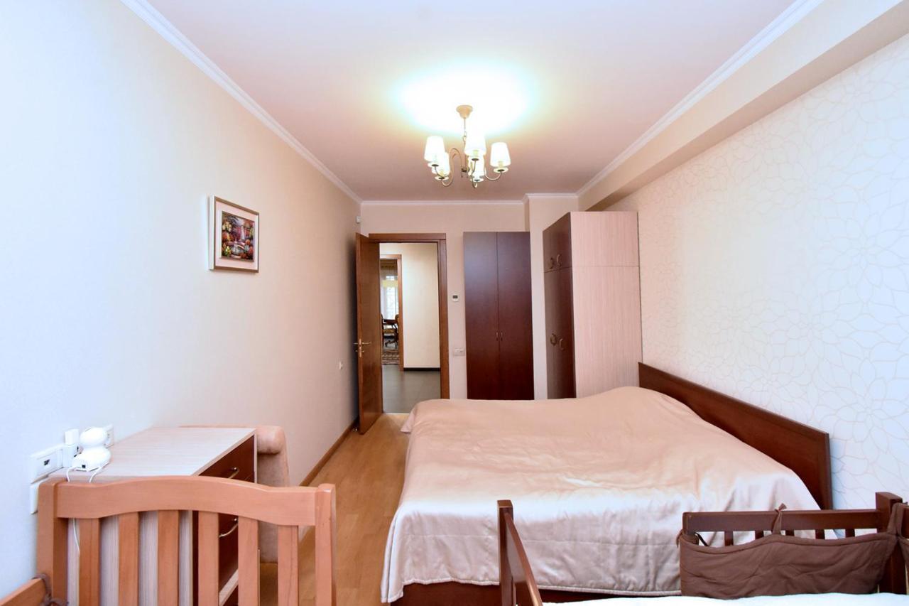 Dos Guest House 耶烈万 外观 照片